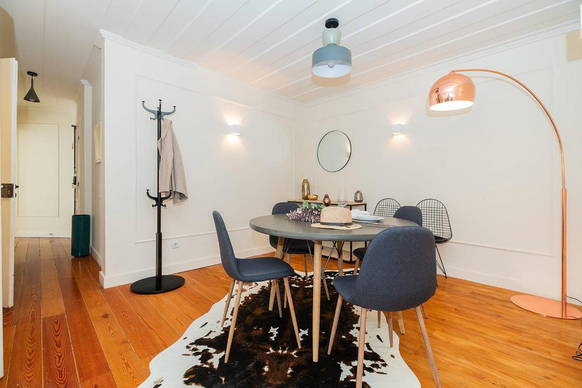 Stylish 2BD Apartment in Chiado