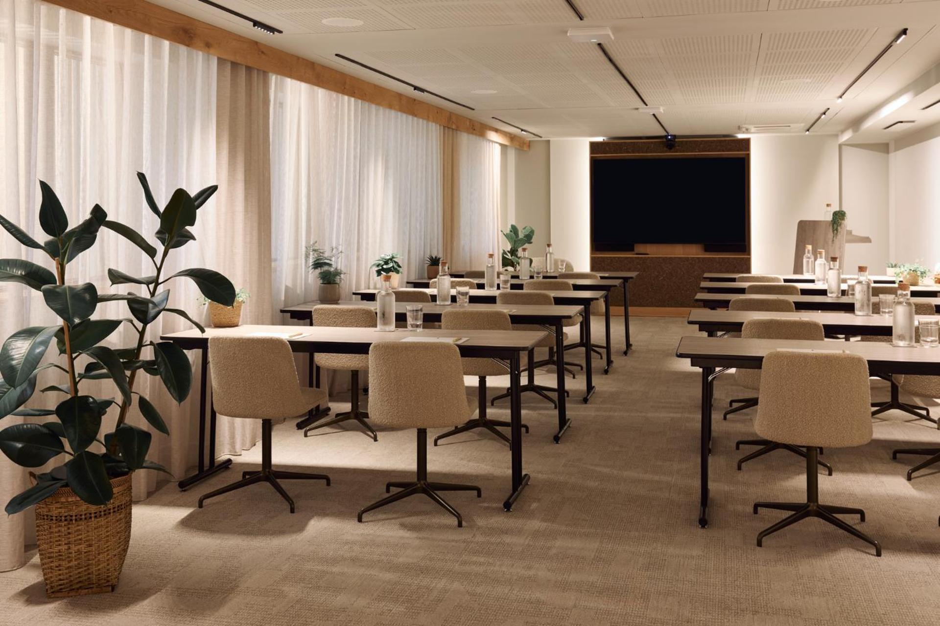 Meeting/conference room