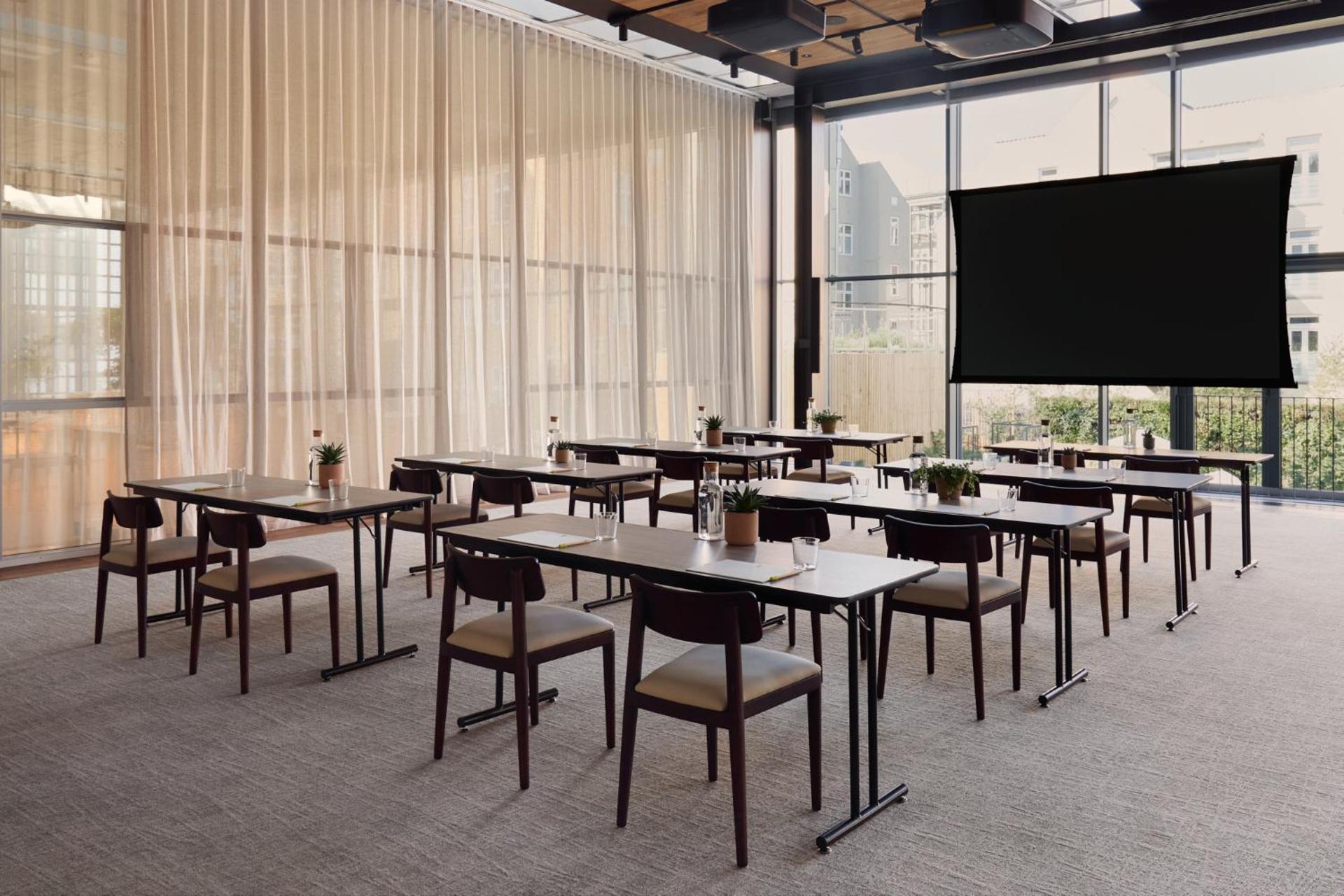 Meeting/conference room