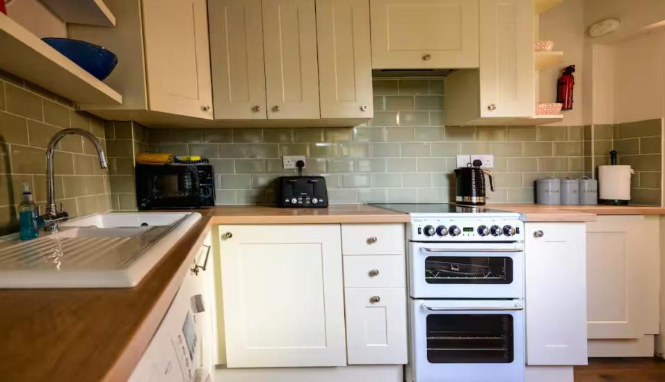 Cotswolds Corner Cottage