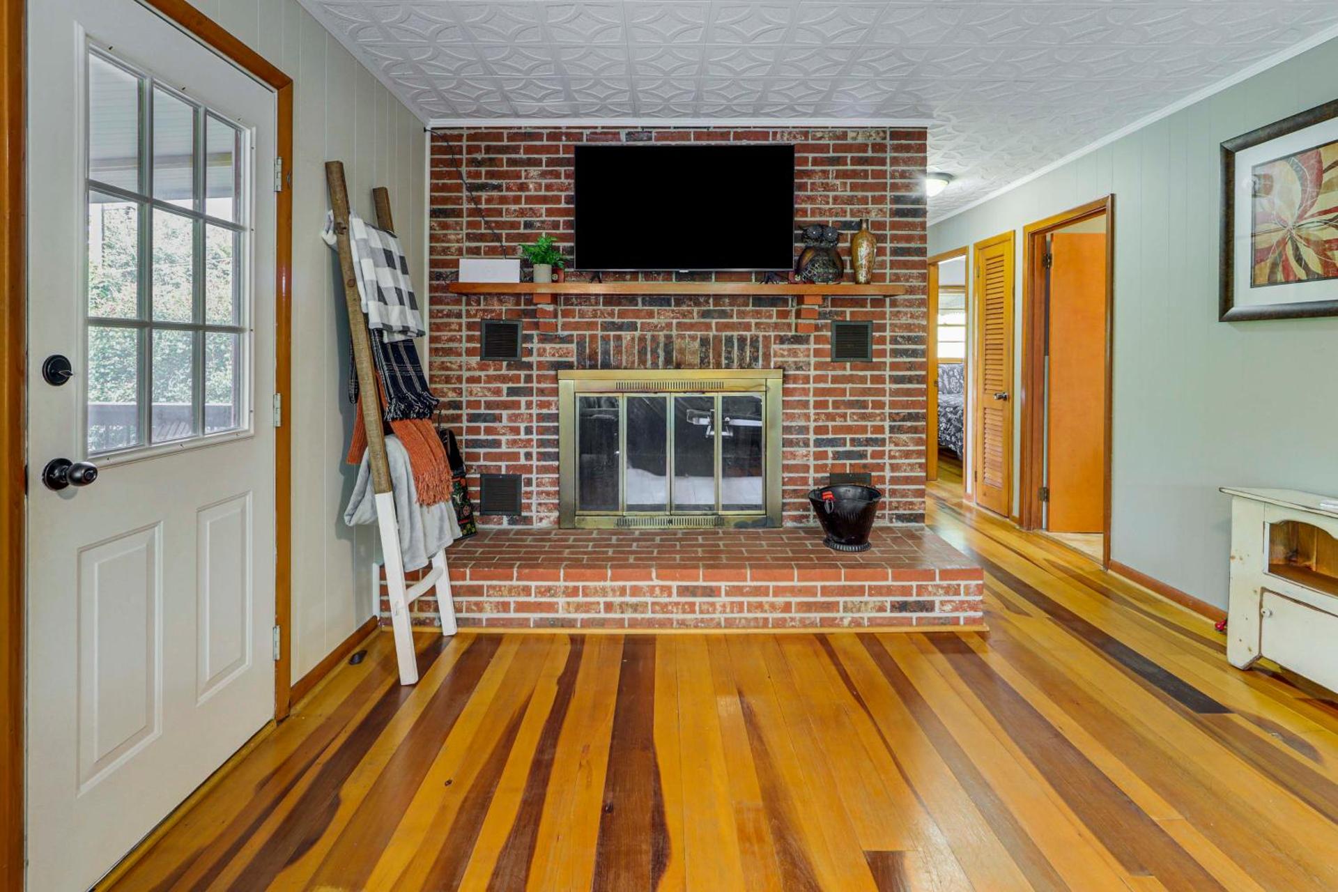 Sylva Riverfront Cabin Near WCU Pet-Friendly!