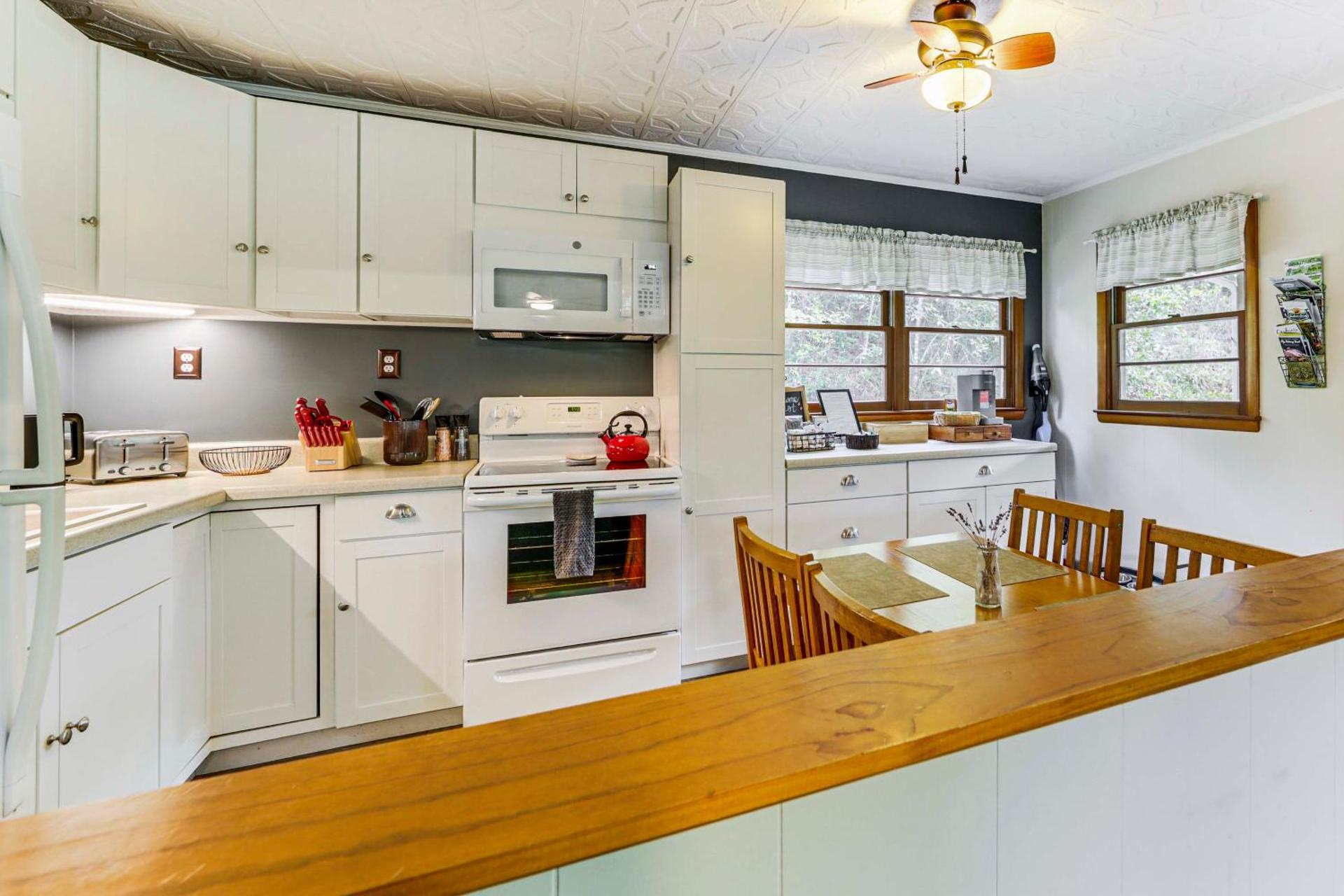 Sylva Riverfront Cabin Near WCU Pet-Friendly!