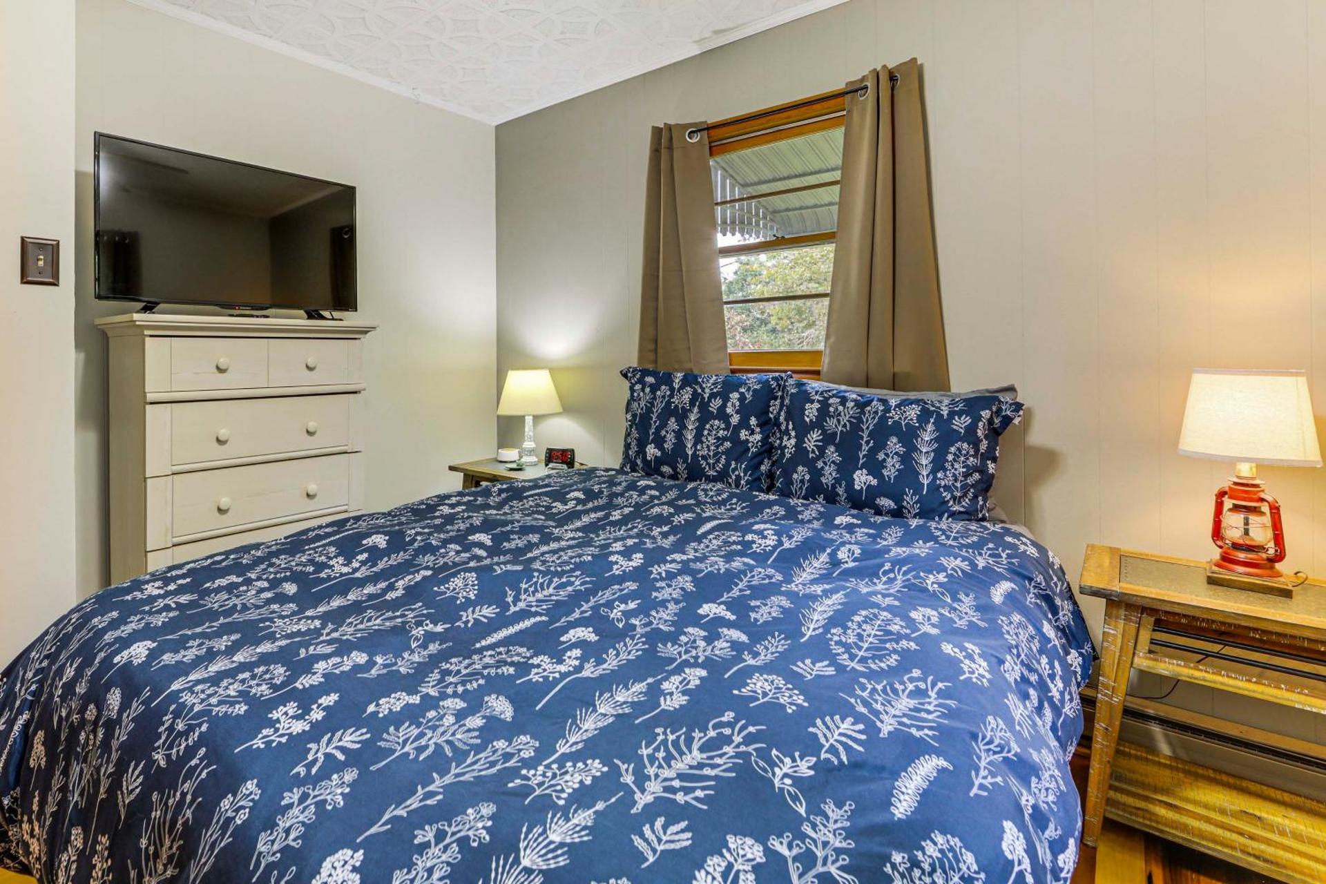 Sylva Riverfront Cabin Near WCU Pet-Friendly!