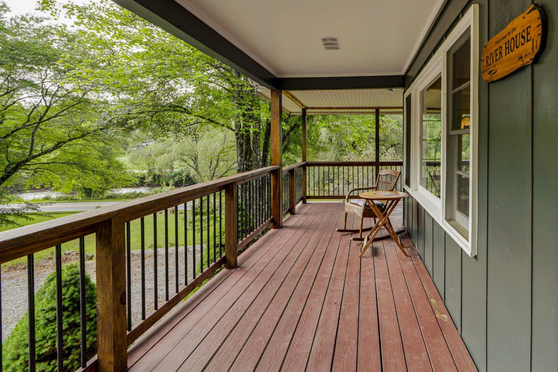 Sylva Riverfront Cabin Near WCU Pet-Friendly!
