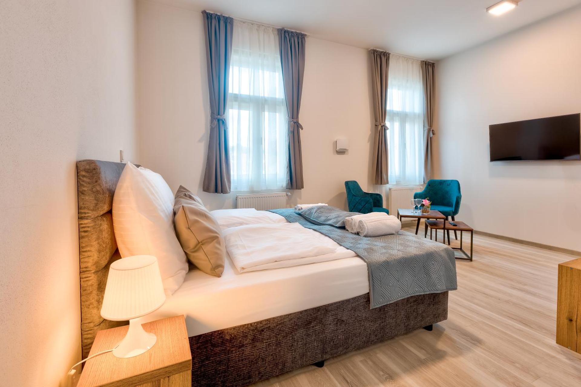 Studio Apartment with King Bed