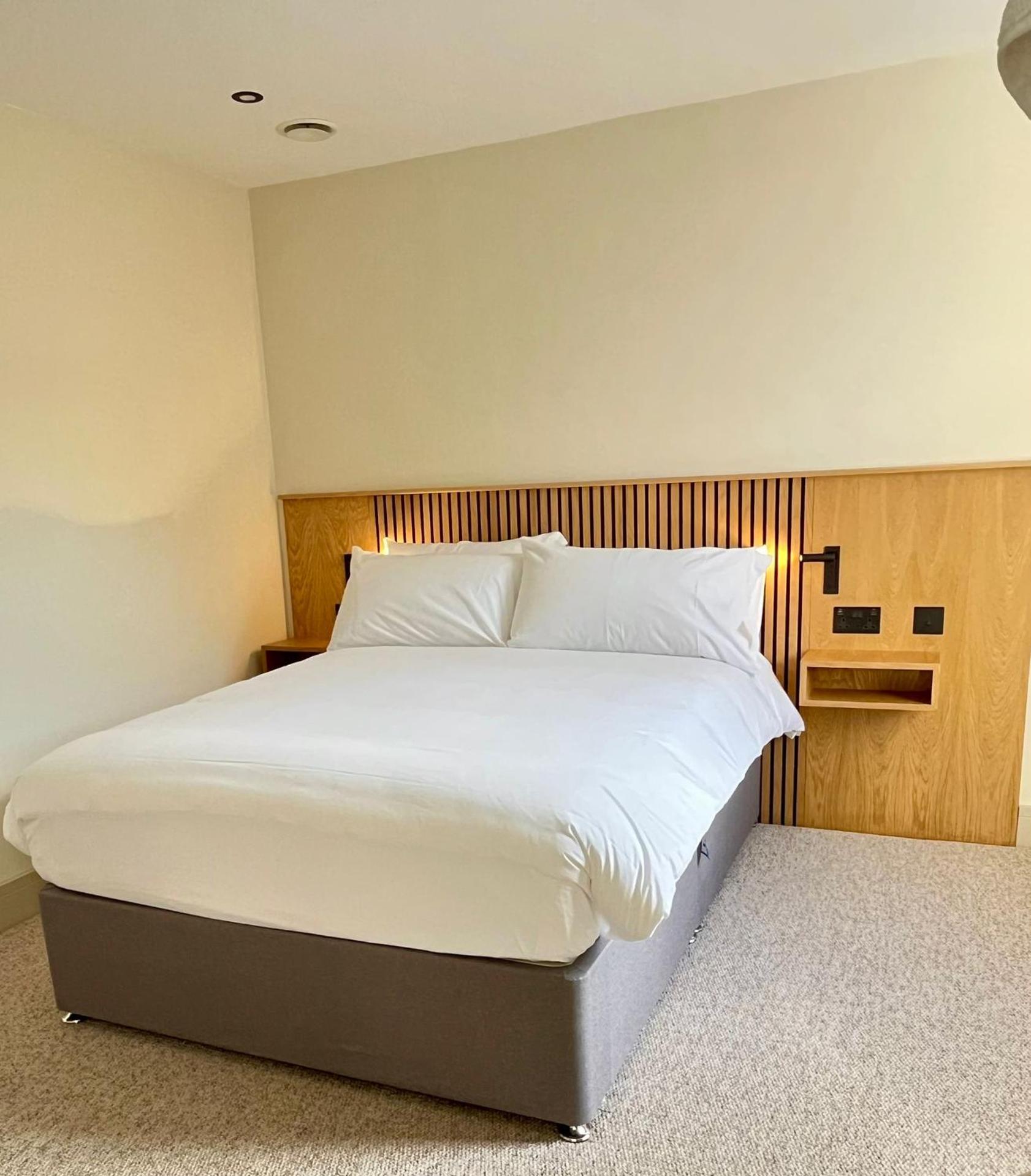 Cross Pipes Tavern and Rooms