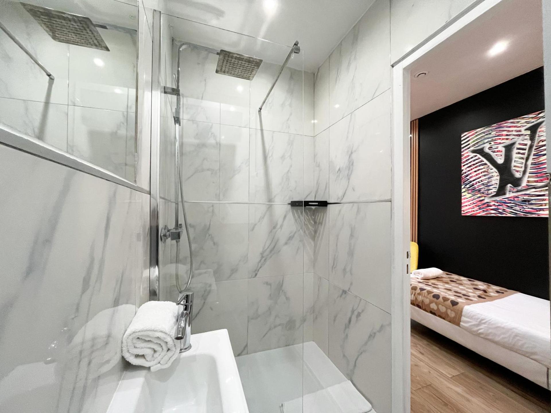 UrbanFlat 158 - Louis Flat in Montorgueil