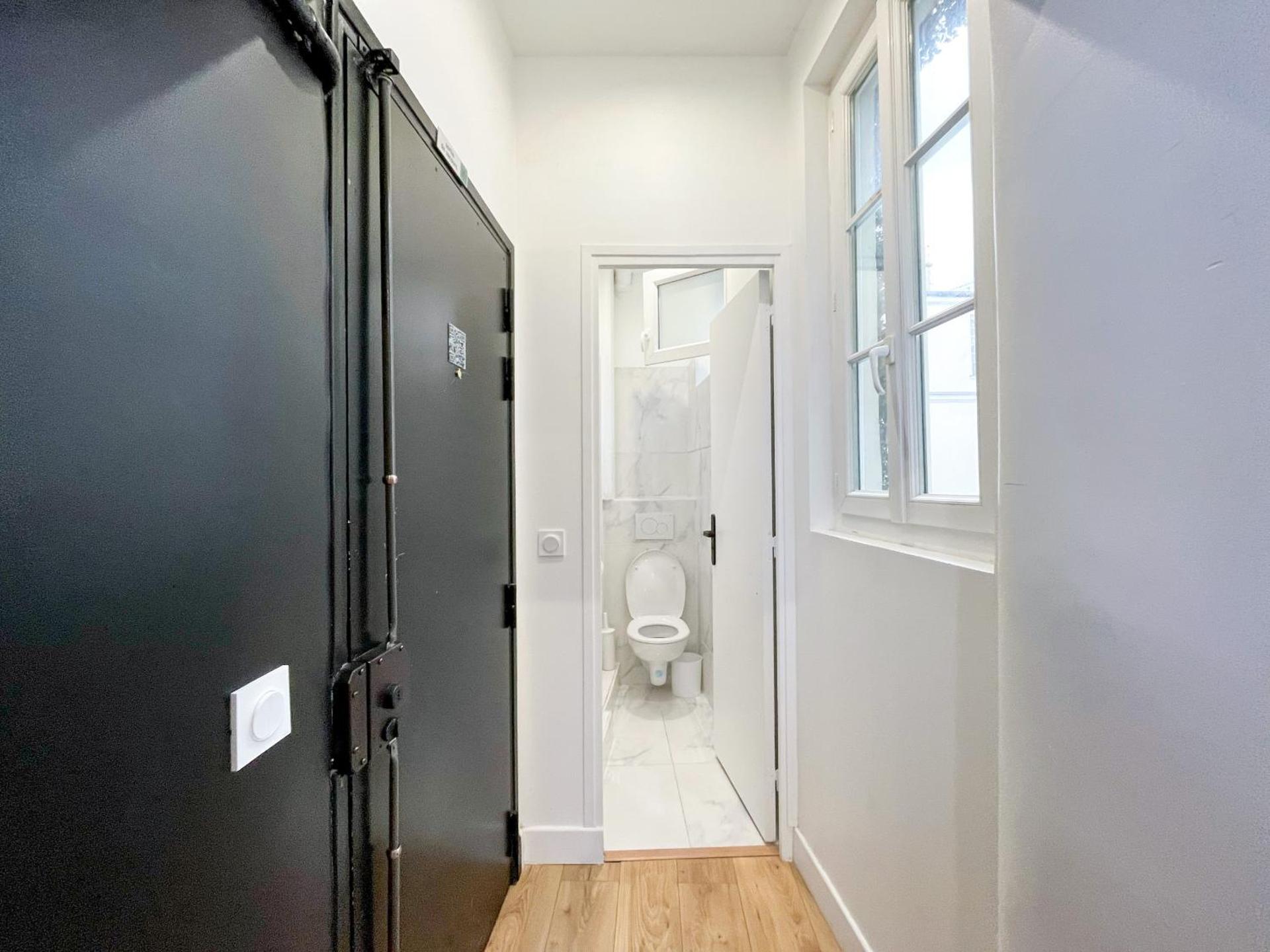 UrbanFlat 158 - Louis Flat in Montorgueil