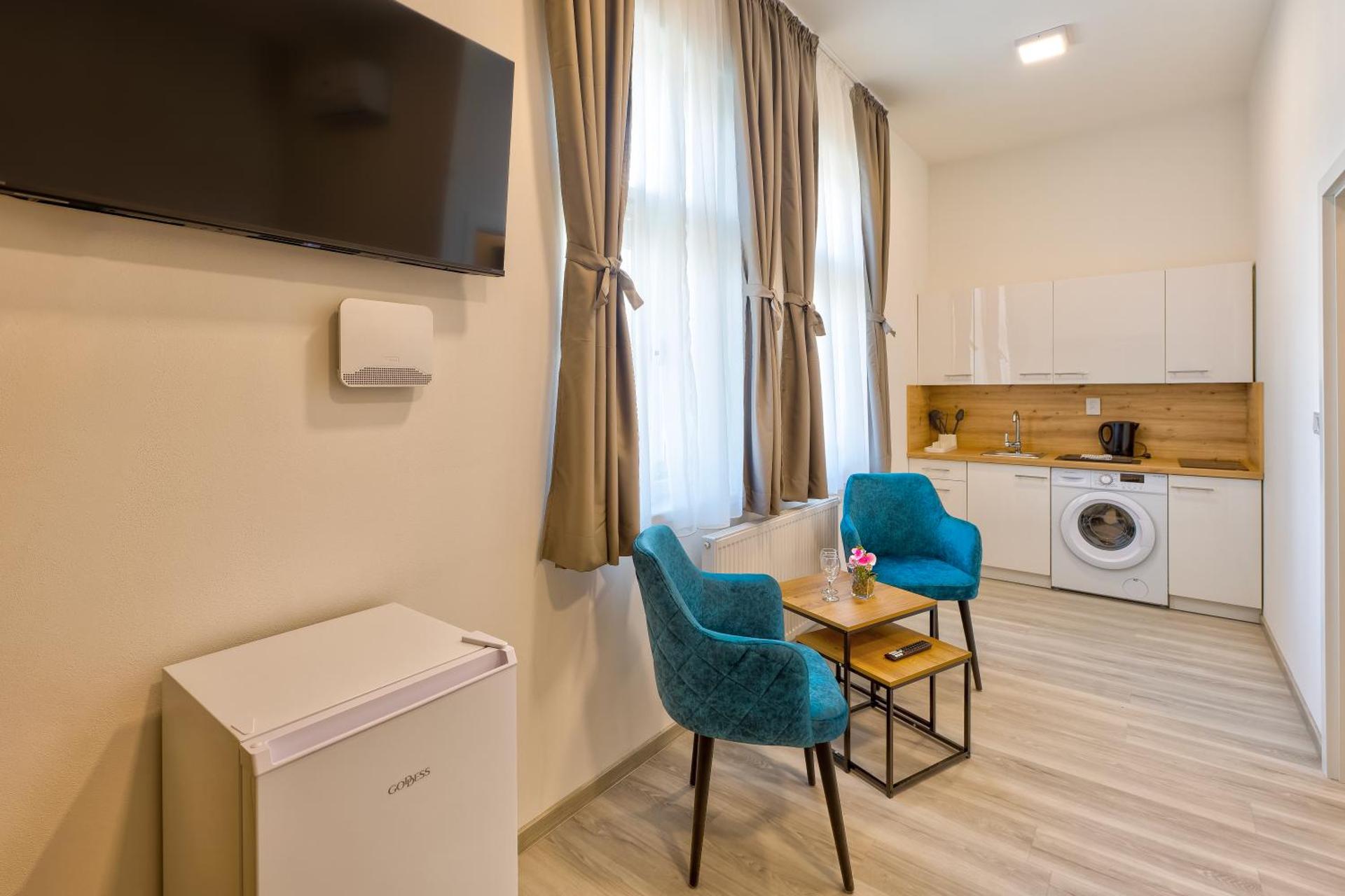 Studio Apartment with King Bed