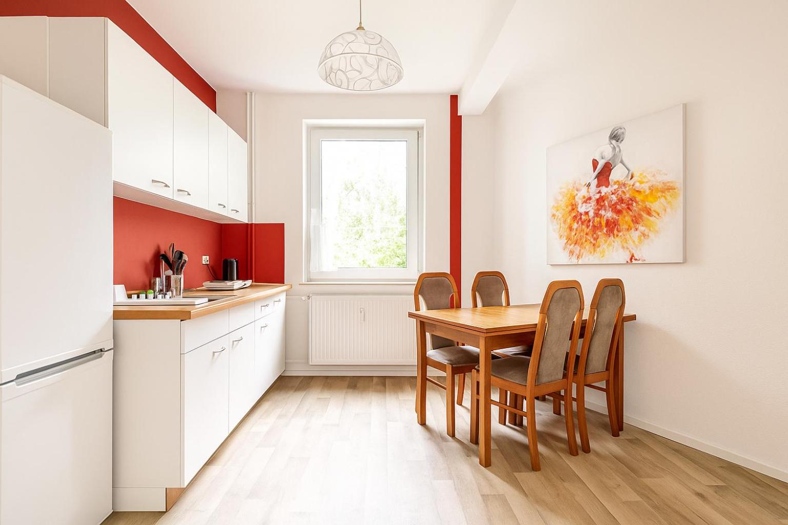 Private Room in 2 rooms flat, 15mins direct U-Bahn to Hbf