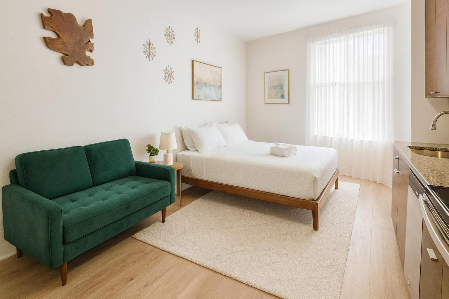 Marina Boardwalk Breeze 1BA & 2BA - Short Trip To Venice Beach