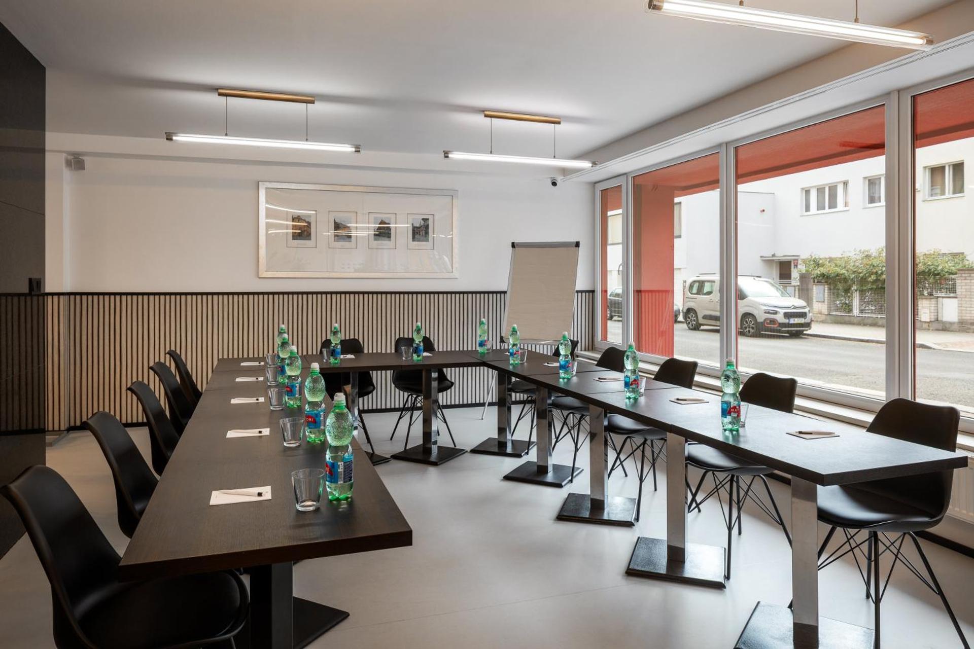 Meeting/conference room