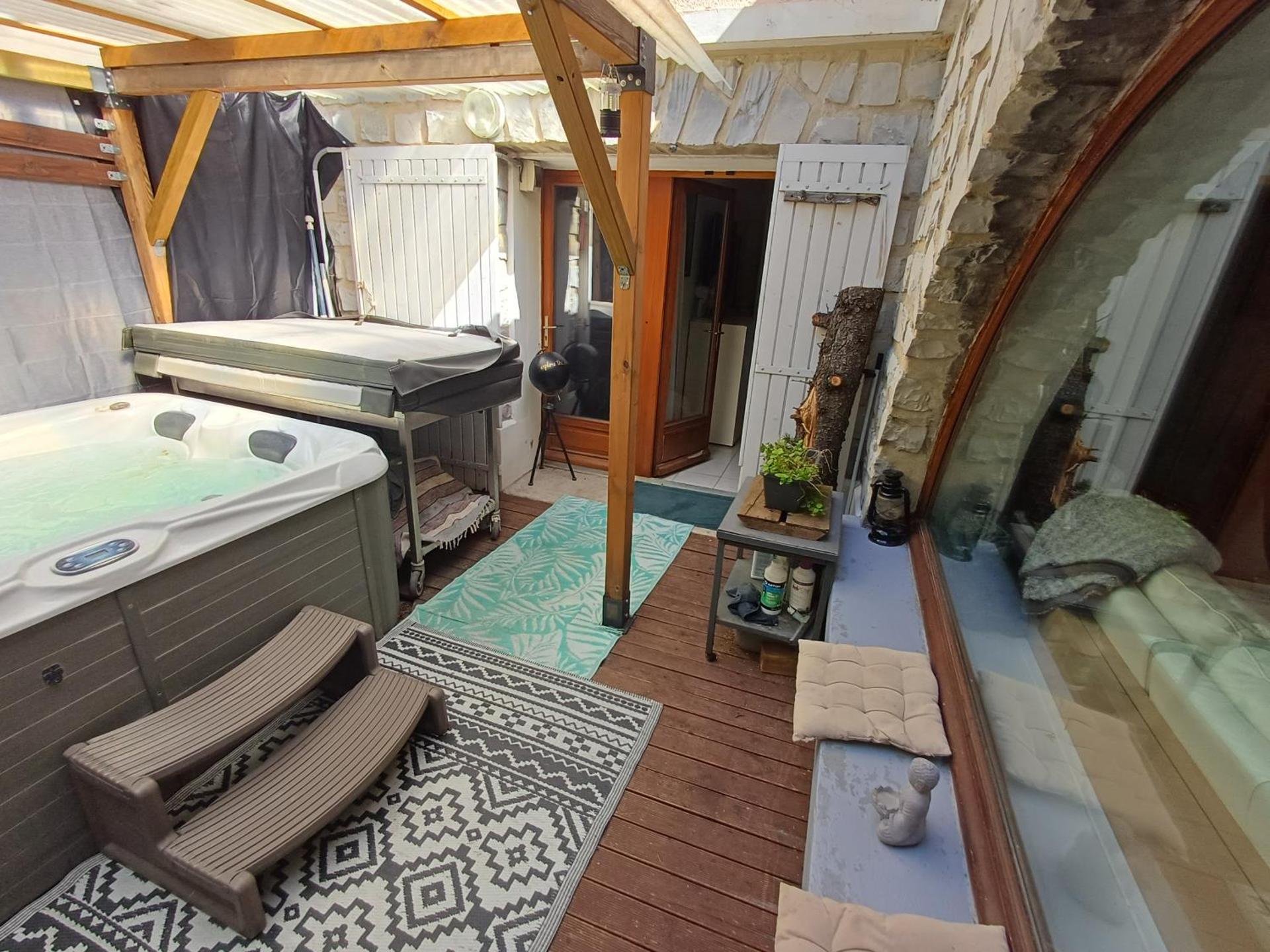 Appartement entier, jacuzzi et parc