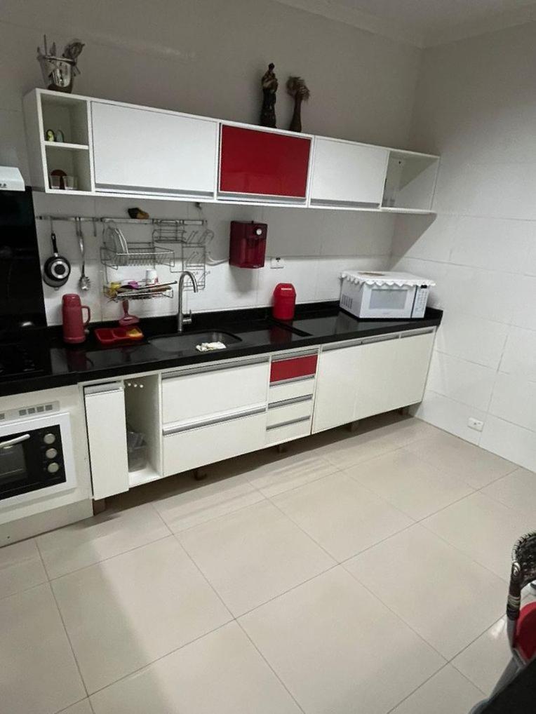 Casa super confortável para você e sua família, próximo a praia