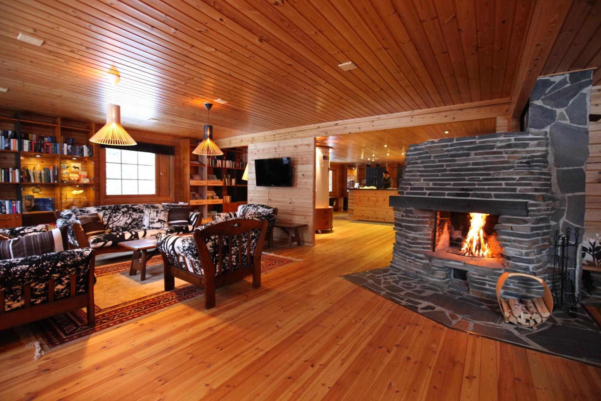 Communal lounge/ TV room