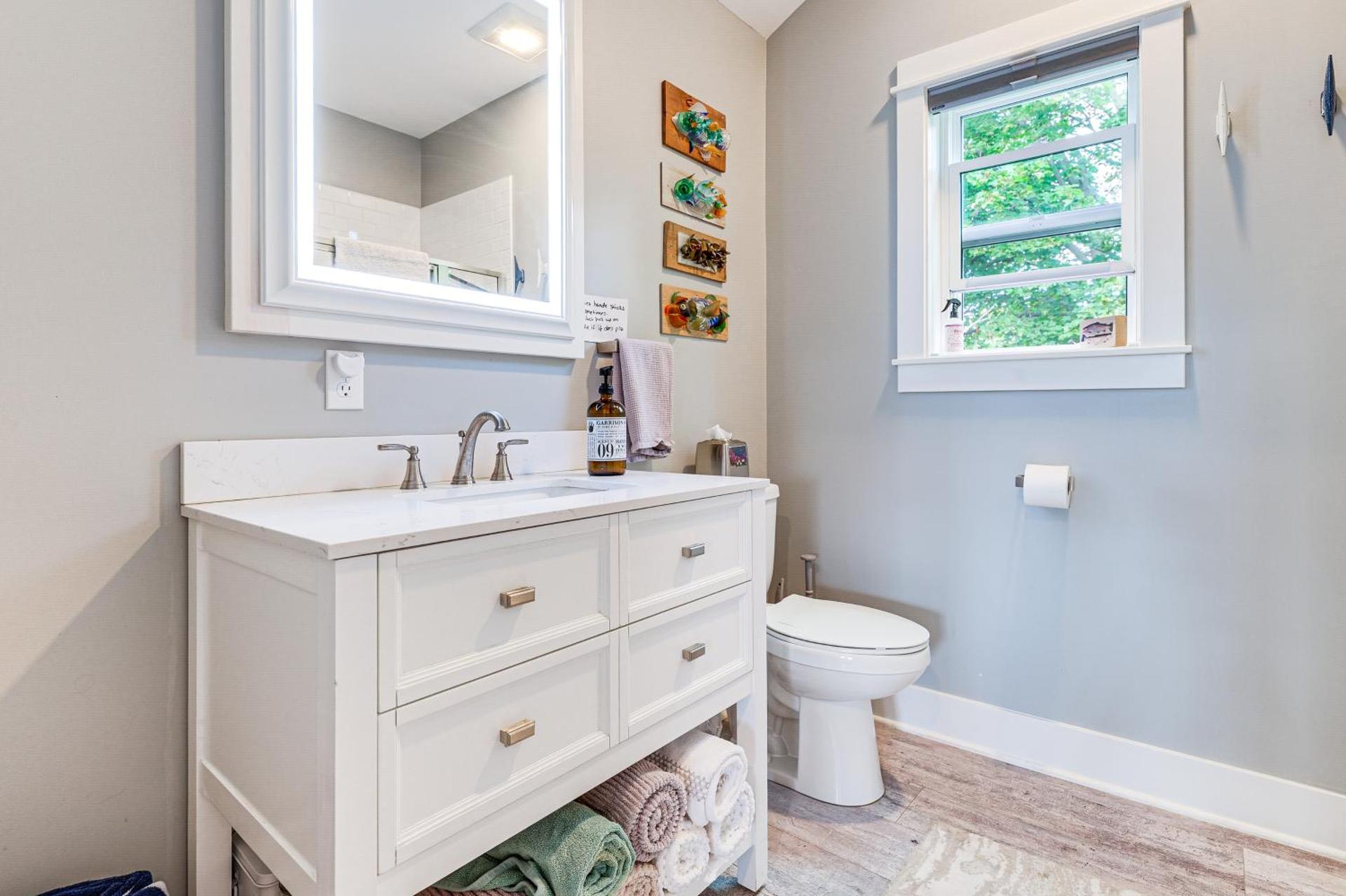 Walk to Dtwn Charlevoix Condo with Fireplace