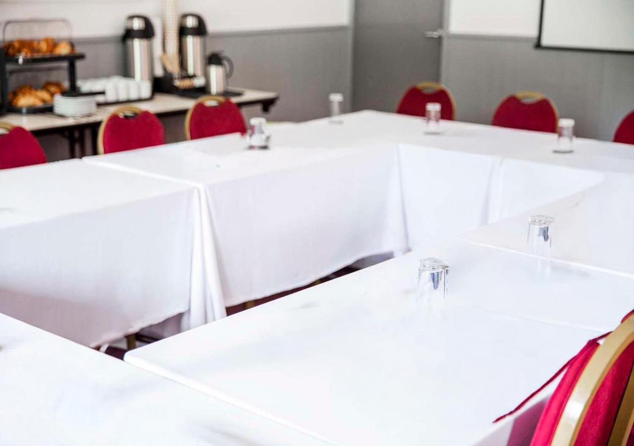 Meeting/conference room