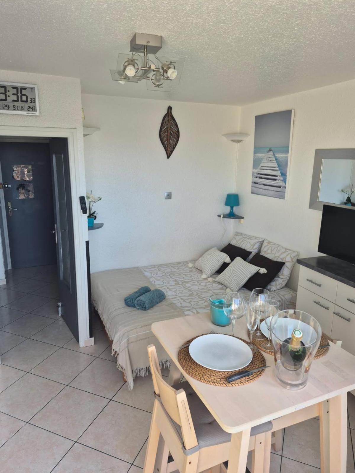 Héliopolis AB dernier étage Vue mer