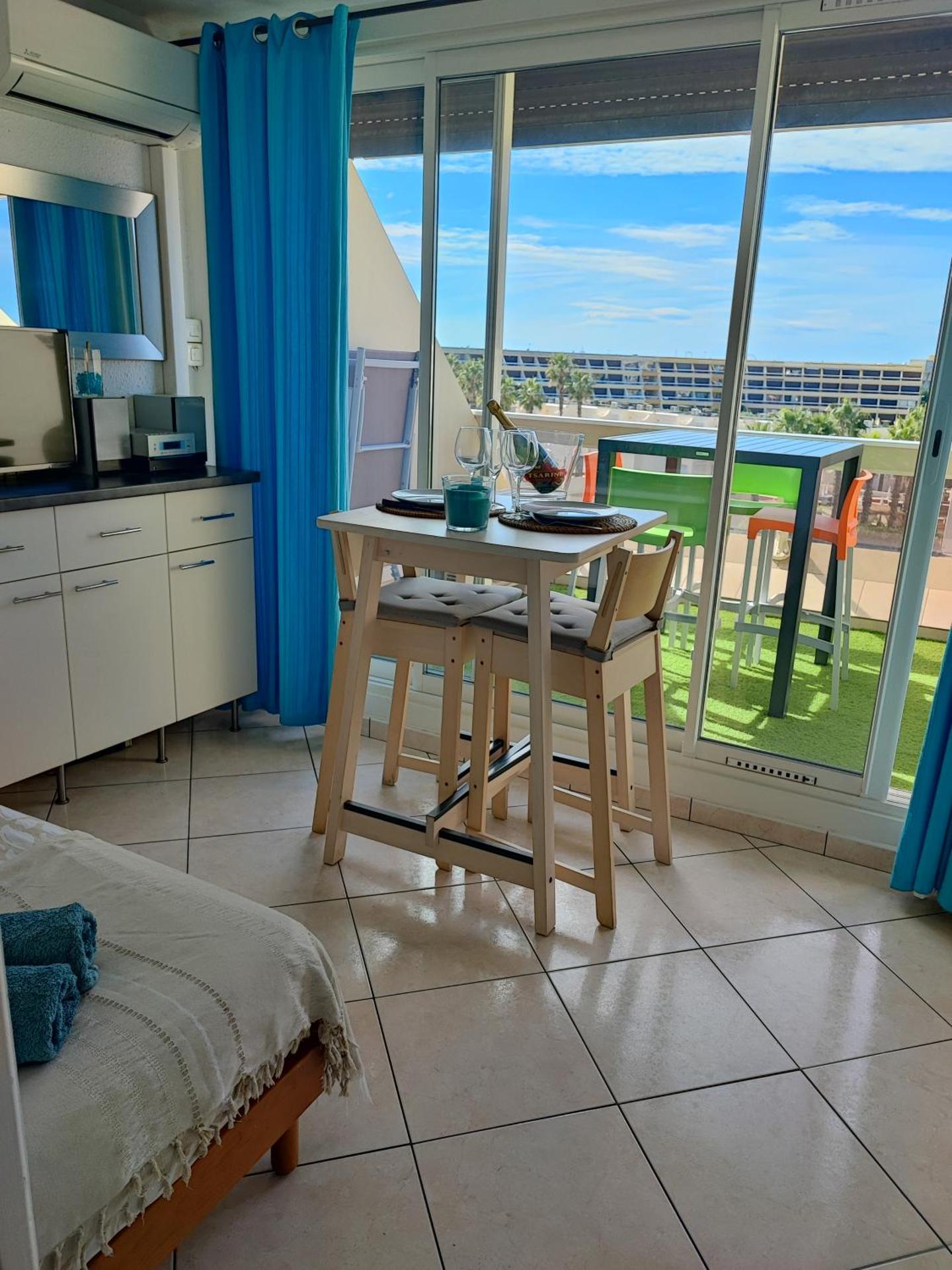 Héliopolis AB dernier étage Vue mer