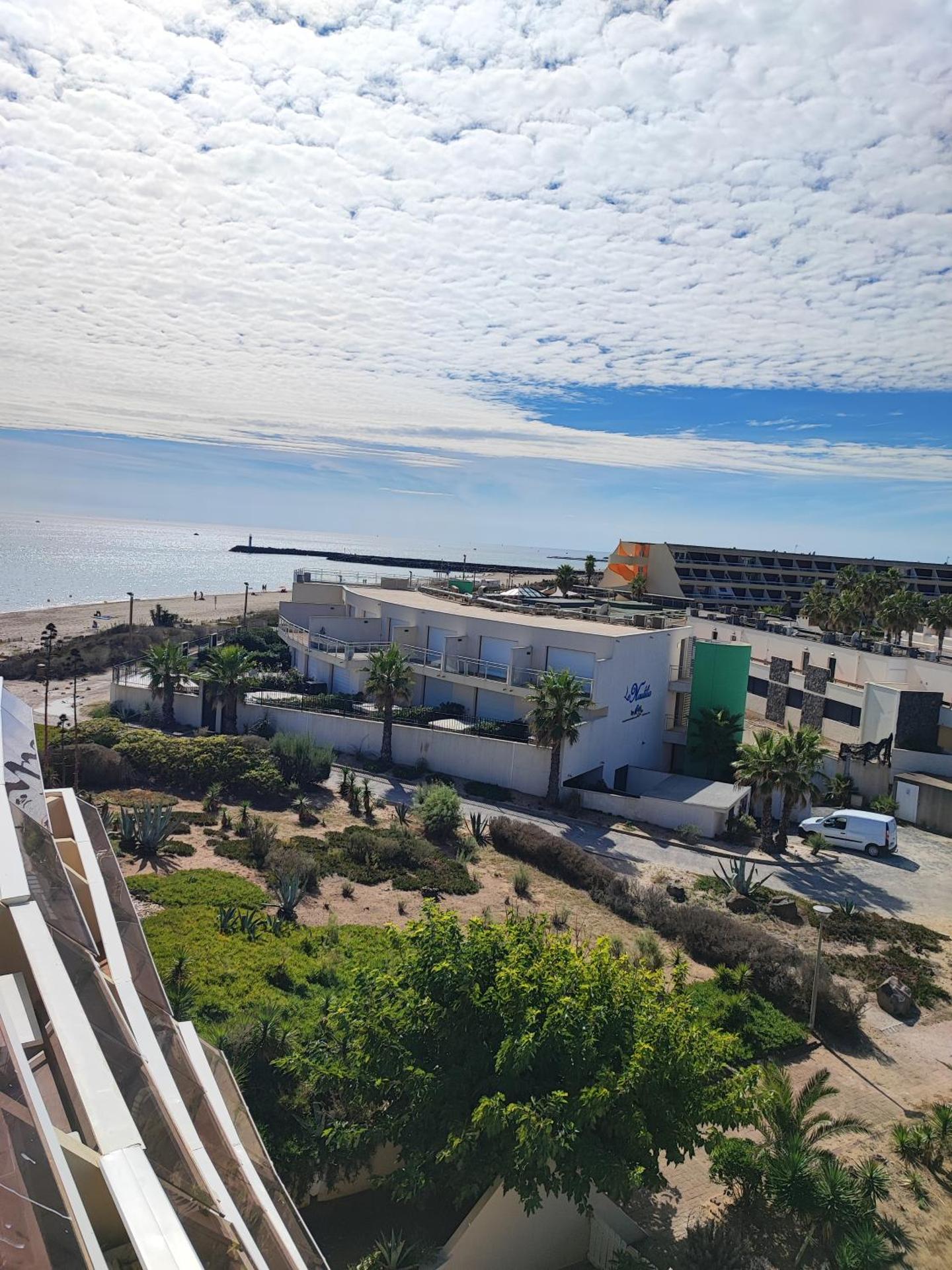 Héliopolis AB dernier étage Vue mer