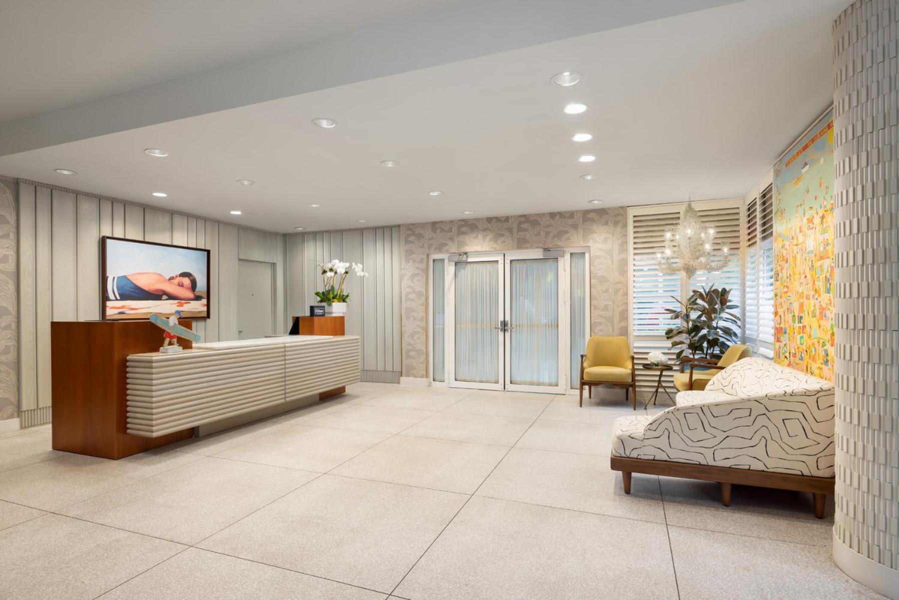 Communal lounge/ TV room