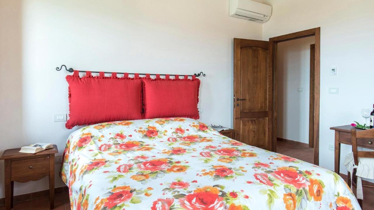 Casale con vista colline