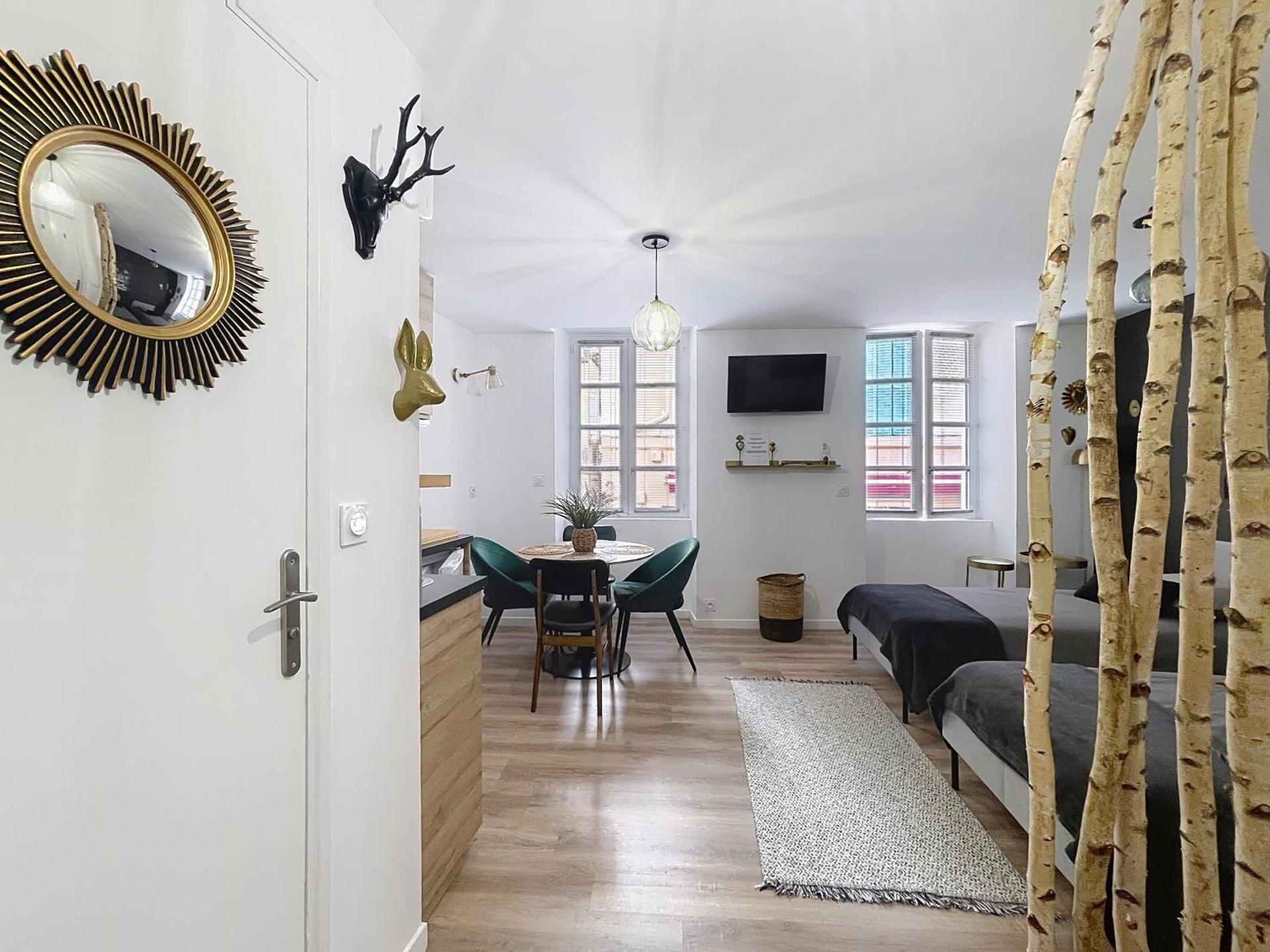 Communal lounge/ TV room