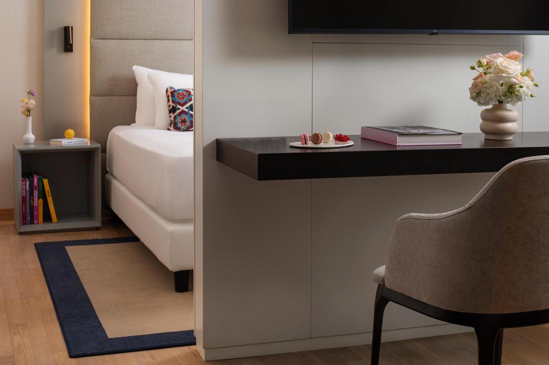 Photo of the whole room