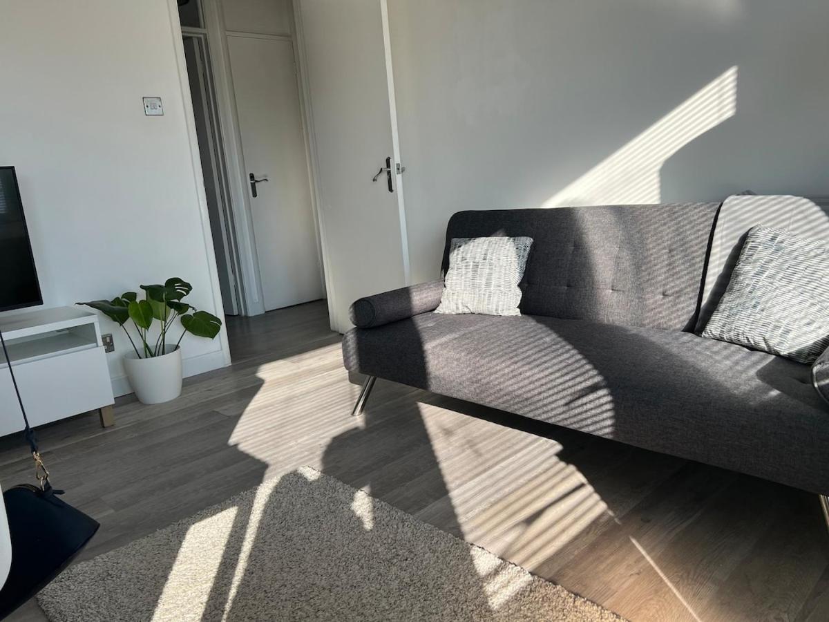 Modern, spacious and comfortable 2 bed apartment in Southampton