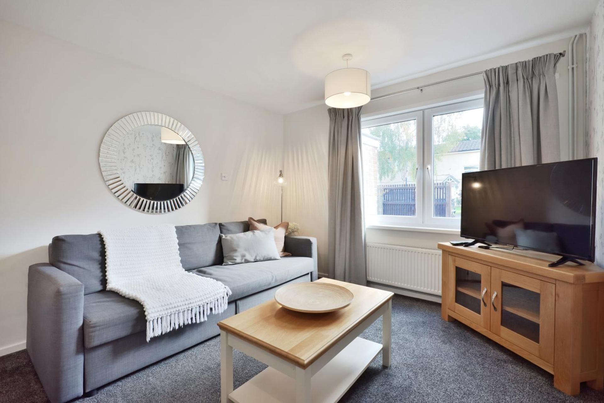 Large 2-BR City Home Free Parking