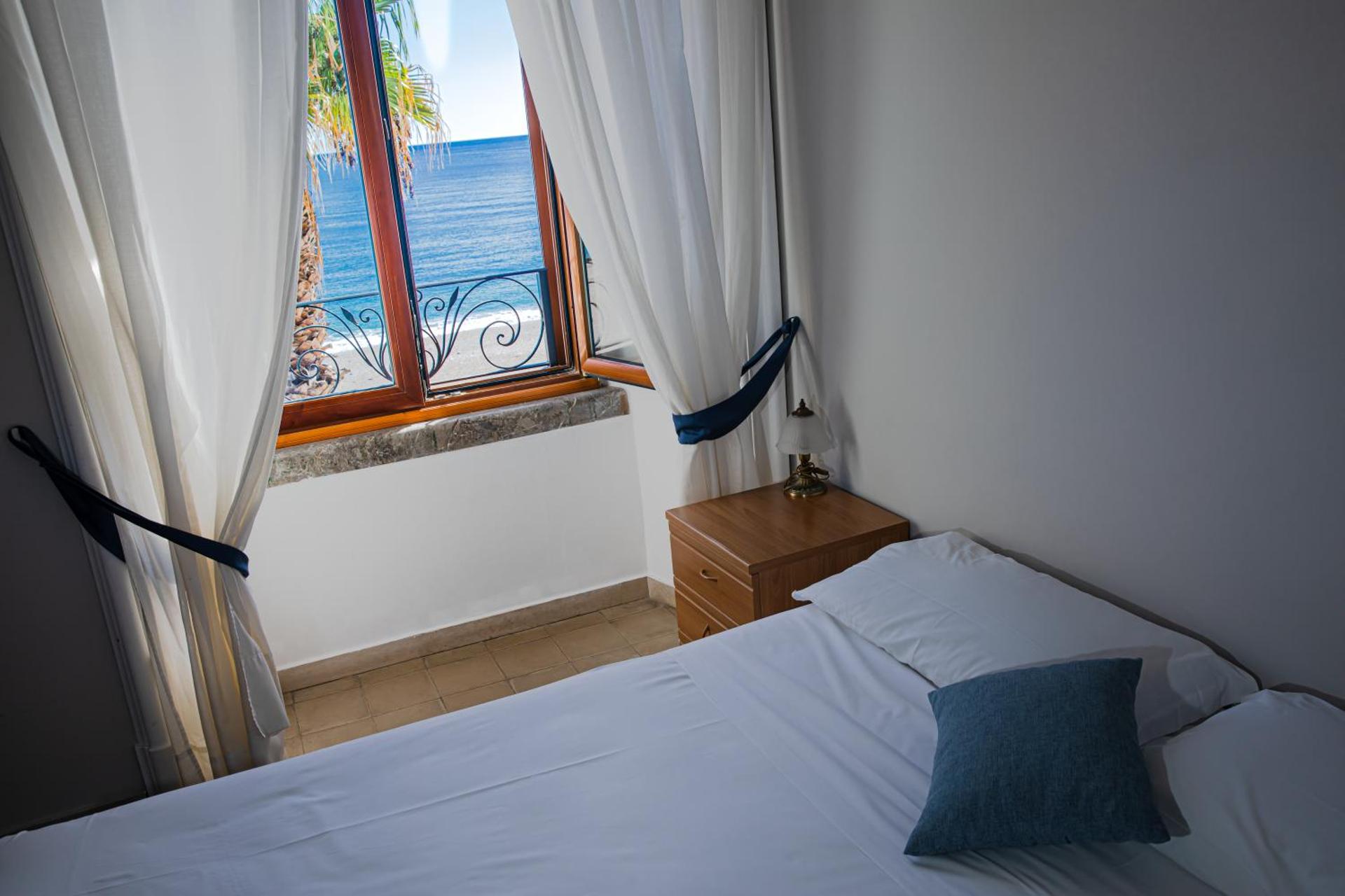 Double or Twin Room with Sea View