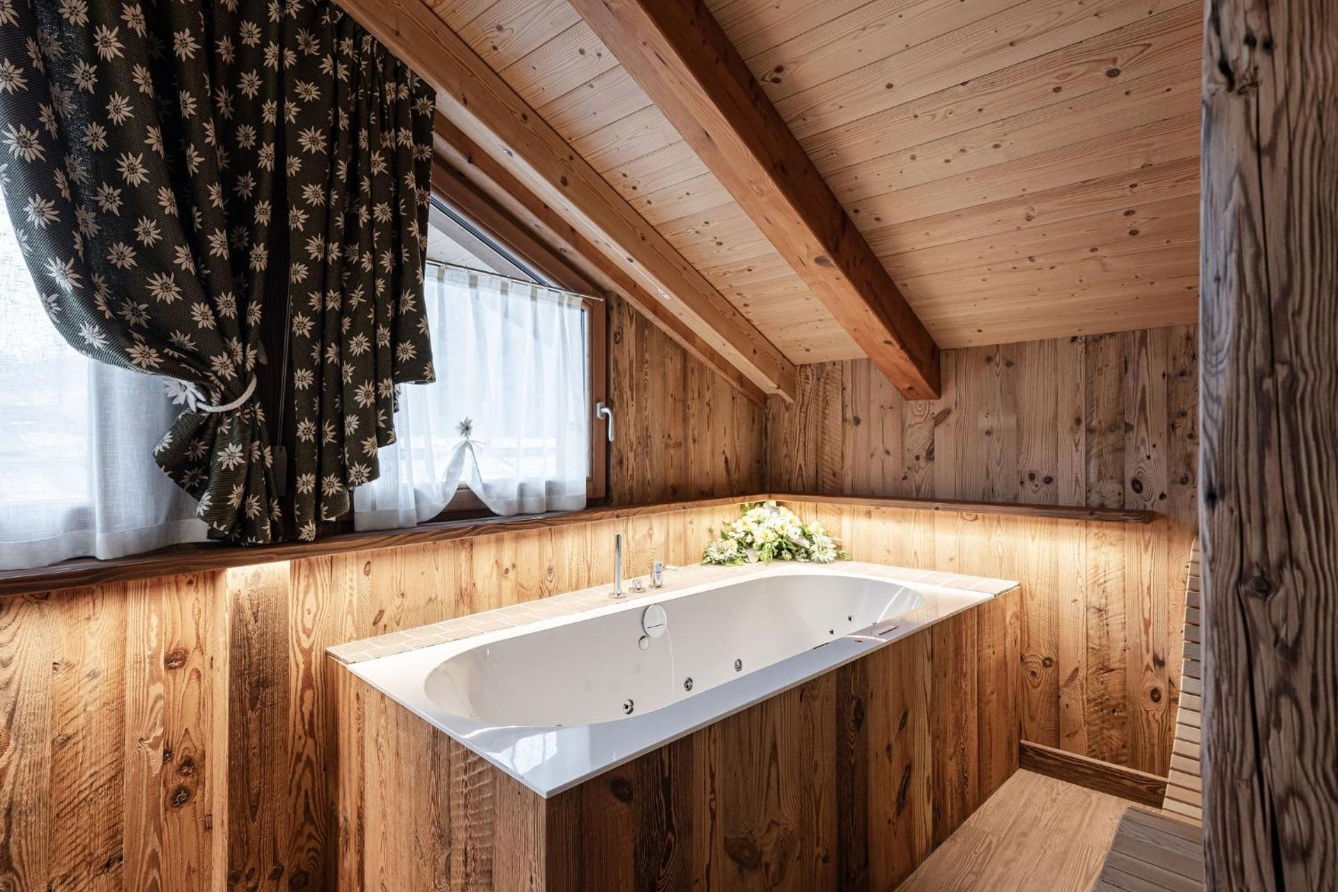 Double Room with Spa Bath