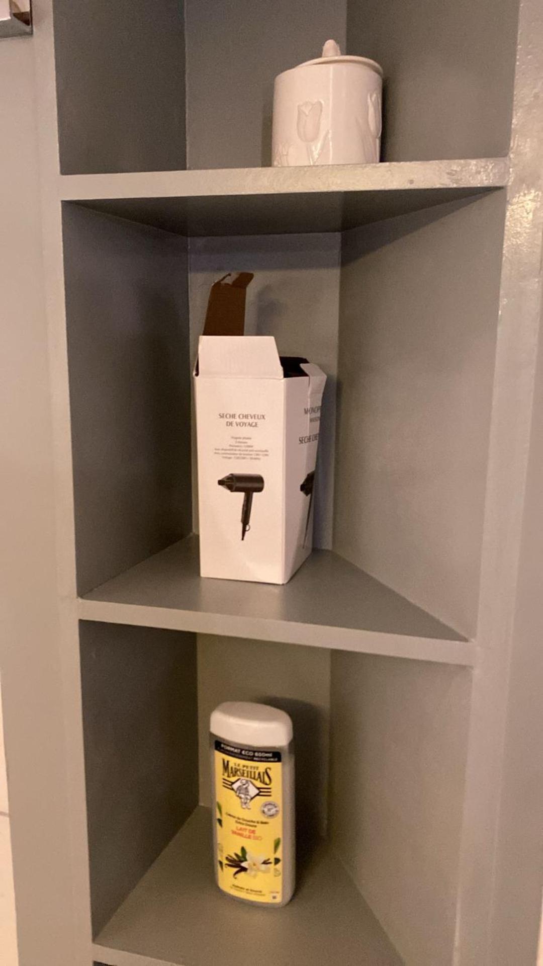 Champs-Élysées, Avenue Montaigne