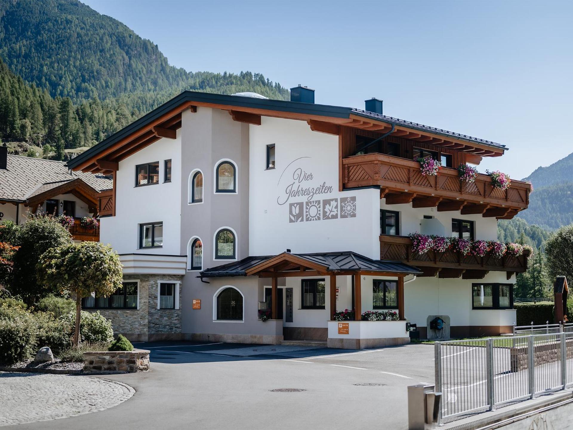 Garni Vierjahreszeiten