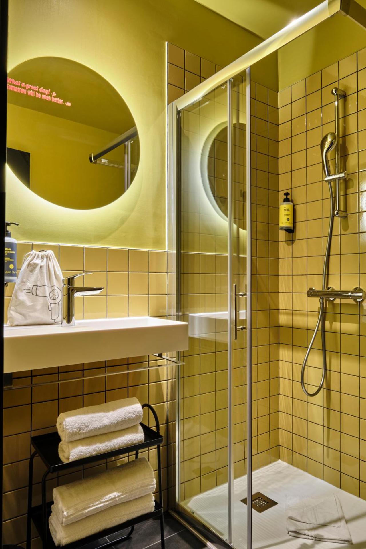 Bed in 8-Bed Mixed Dormitory Room