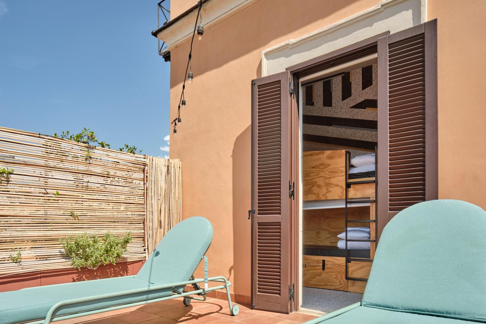 Private Room for 4 People with Terrace