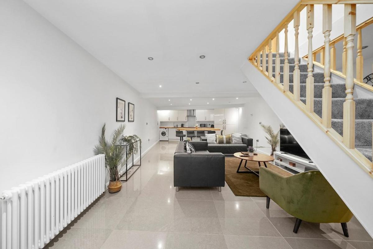 Modern 2-Bed Home in Vibrant SW9, Great Location