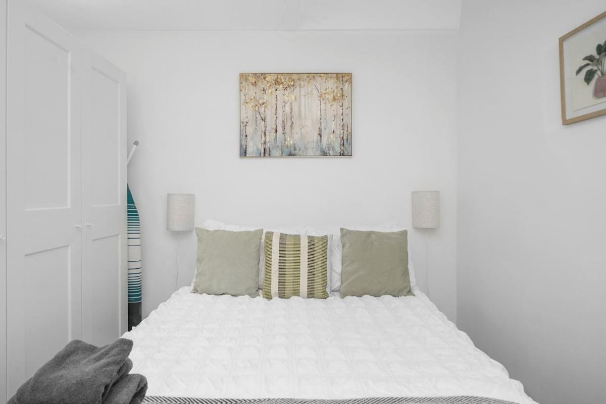 Modern 2-Bed Home in Vibrant SW9, Great Location