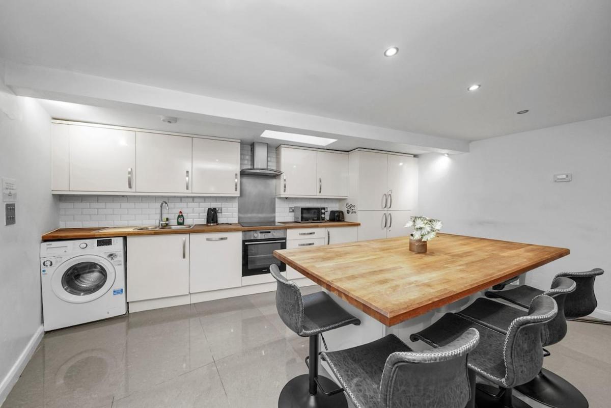 Modern 2-Bed Home in Vibrant SW9, Great Location