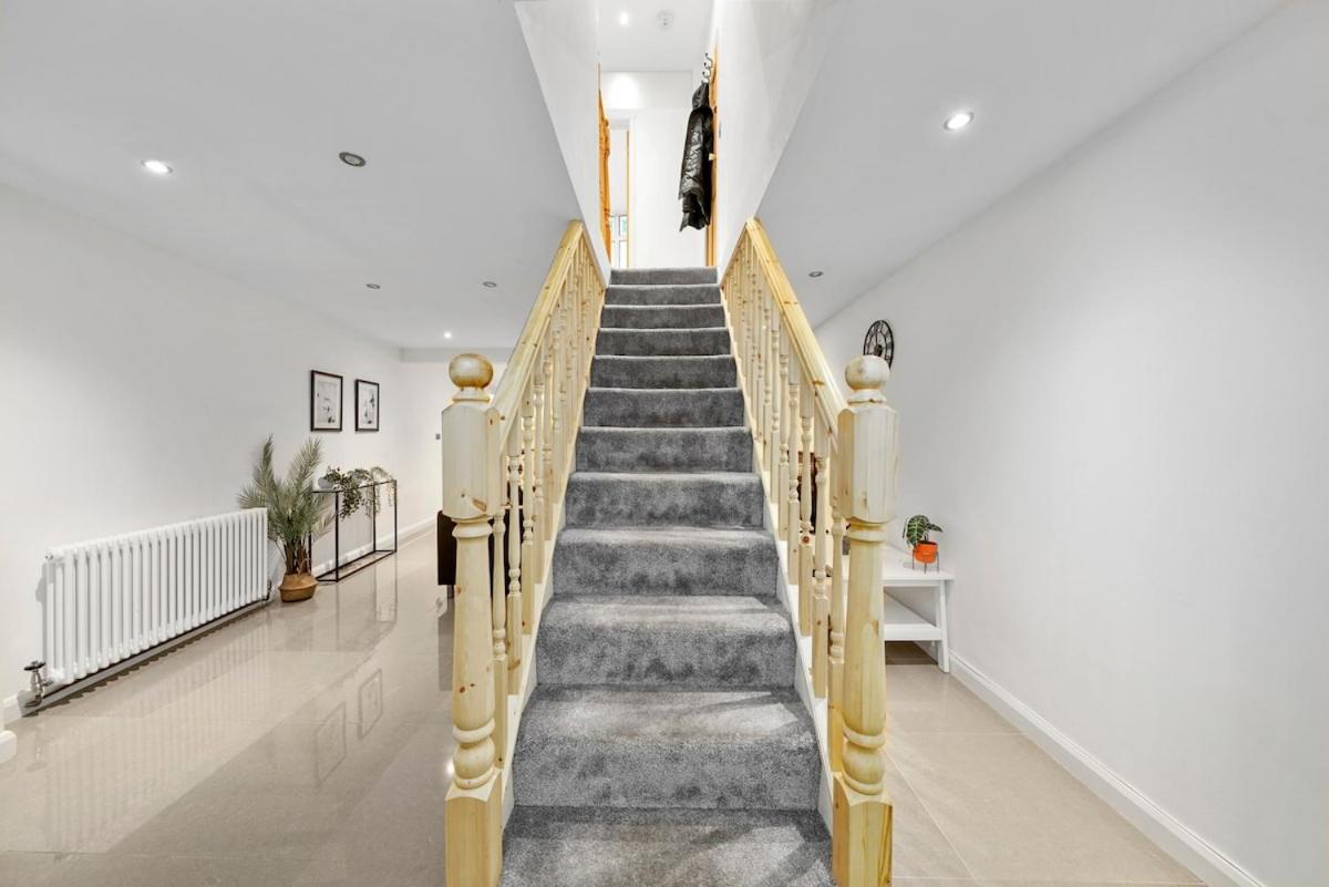 Modern 2-Bed Home in Vibrant SW9, Great Location