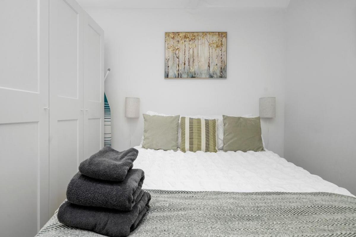 Modern 2-Bed Home in Vibrant SW9, Great Location