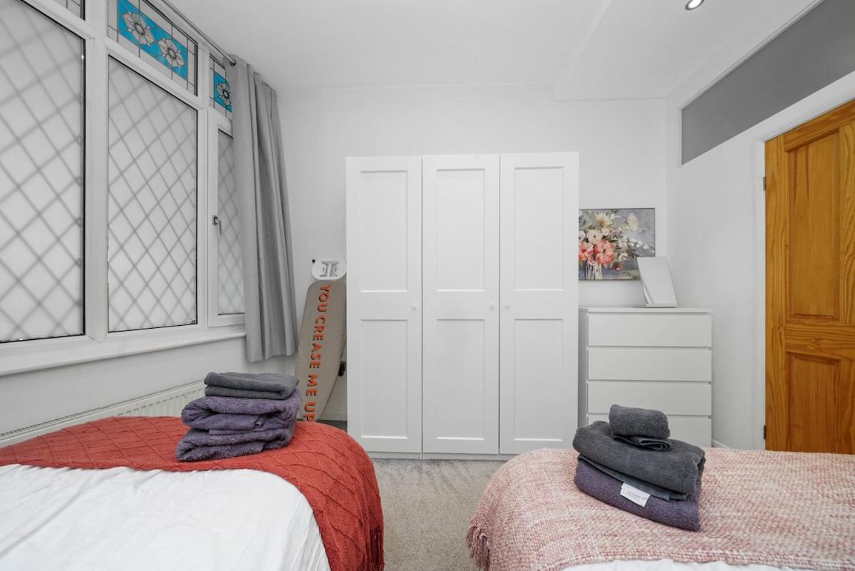 Modern 2-Bed Home in Vibrant SW9, Great Location