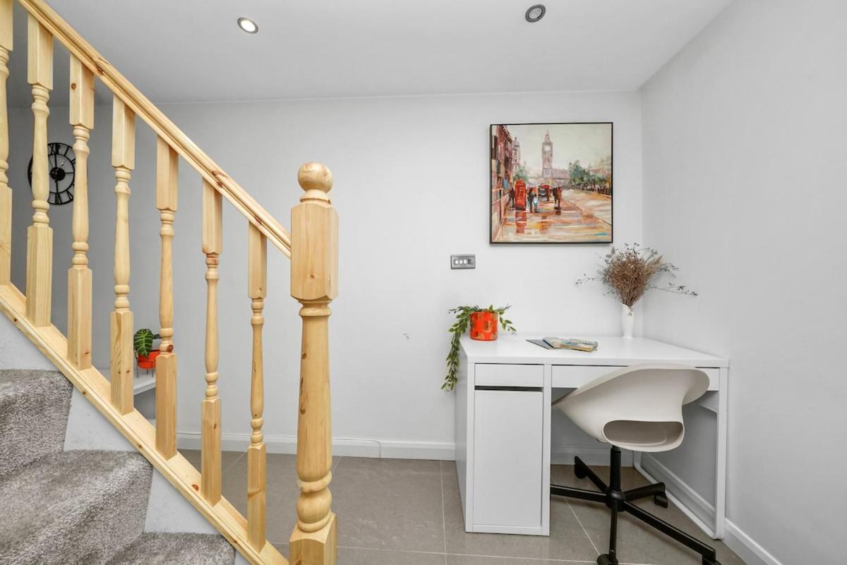 Modern 2-Bed Home in Vibrant SW9, Great Location