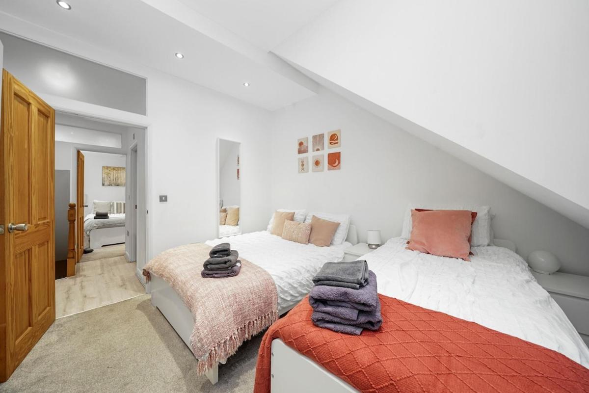 Modern 2-Bed Home in Vibrant SW9, Great Location