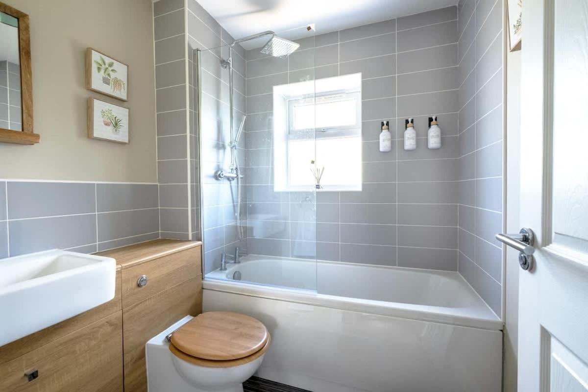 Ruskin Apartment near Bath - Free Parking - 1 Bedroom - Sleeps 3