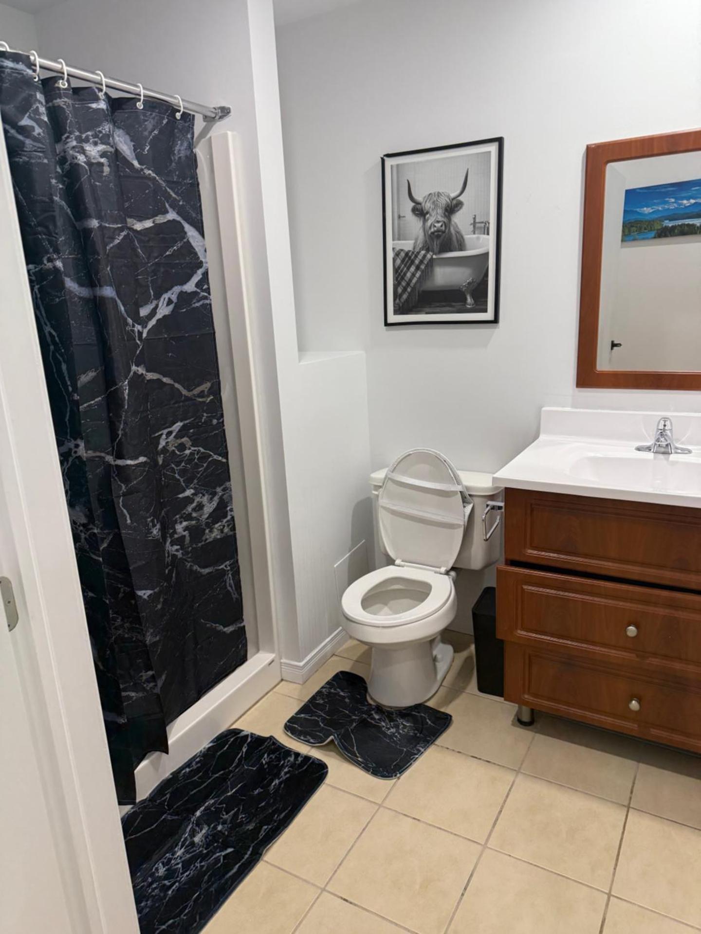 Well located studio with Parking near Downtown Montreal