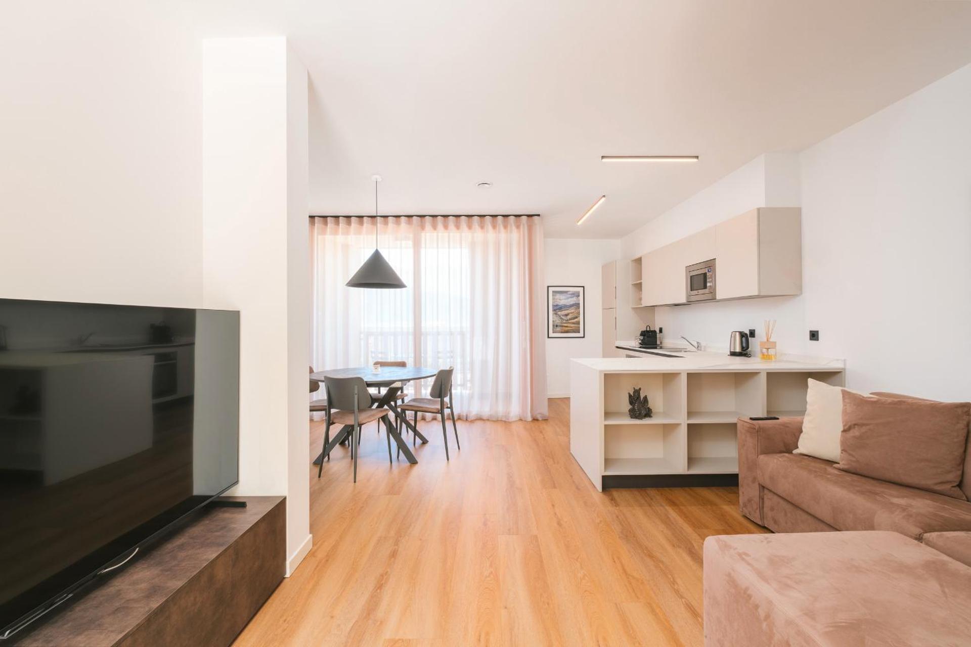 Two-Bedroom Deluxe Apartment with Garden View