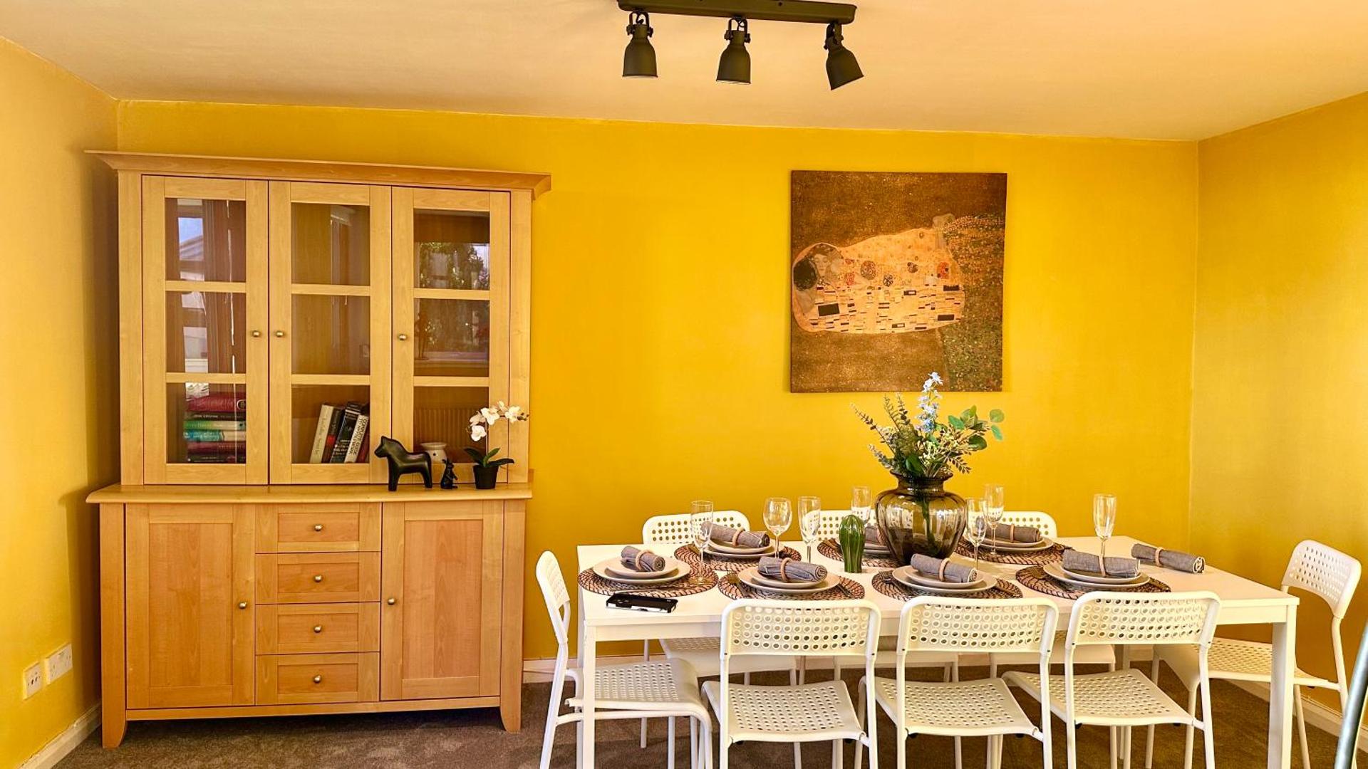 Sunny day new flat with 5 beds