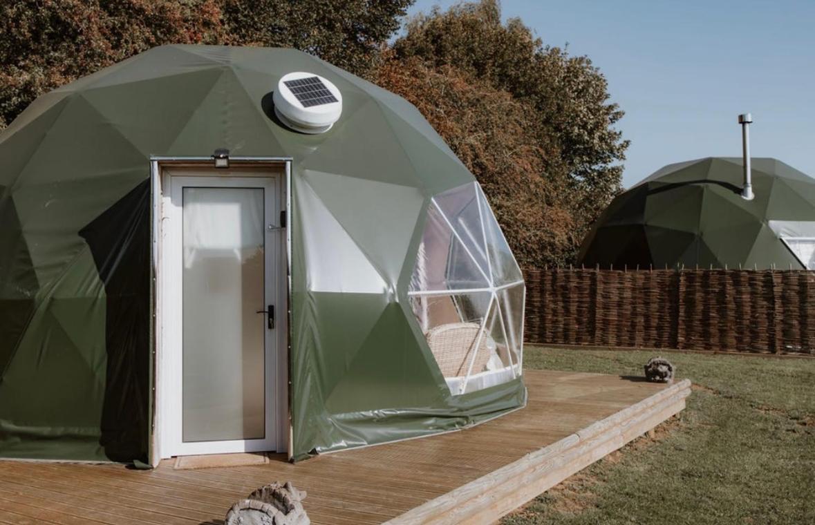 Star Gazing Igloo 1 with cozy log burner