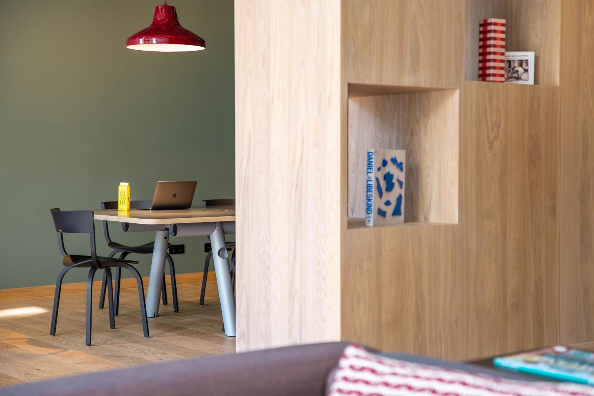 Communal lounge/ TV room